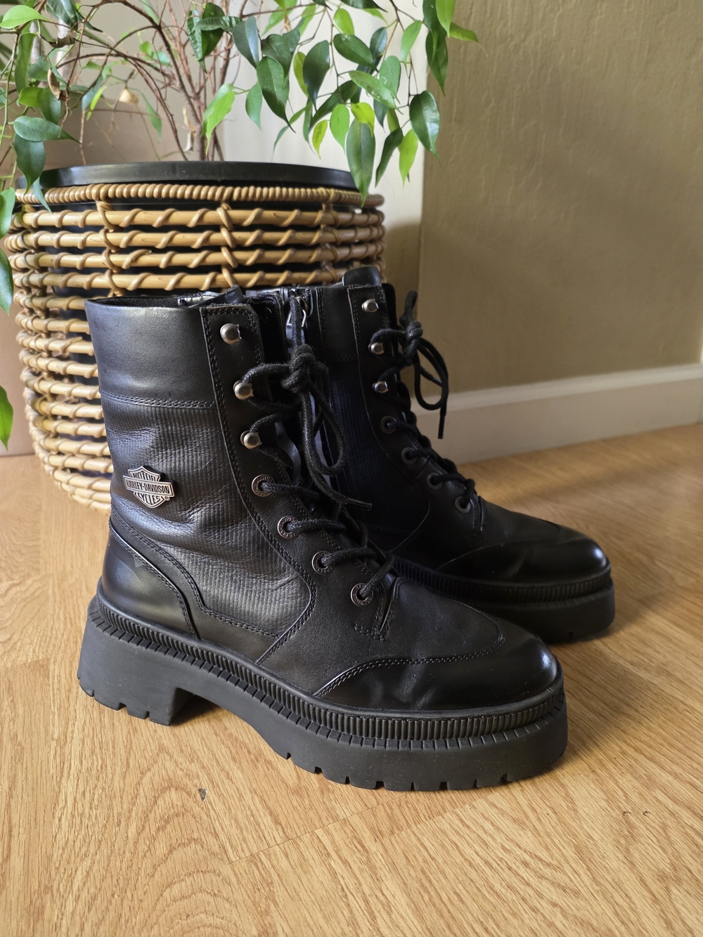 Harley-Davidson Black Leather Lace-Up Platform Combat Boots